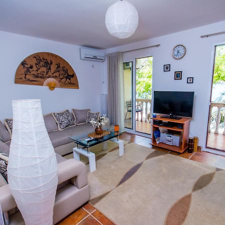 קוטור Apartments Beachfront מראה חיצוני תמונה